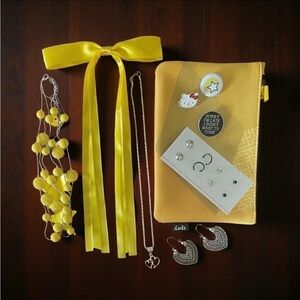 Yellow Bundle Tetrisยฎ Geometric Hello Kitty Accessory Set Earrings Necklace